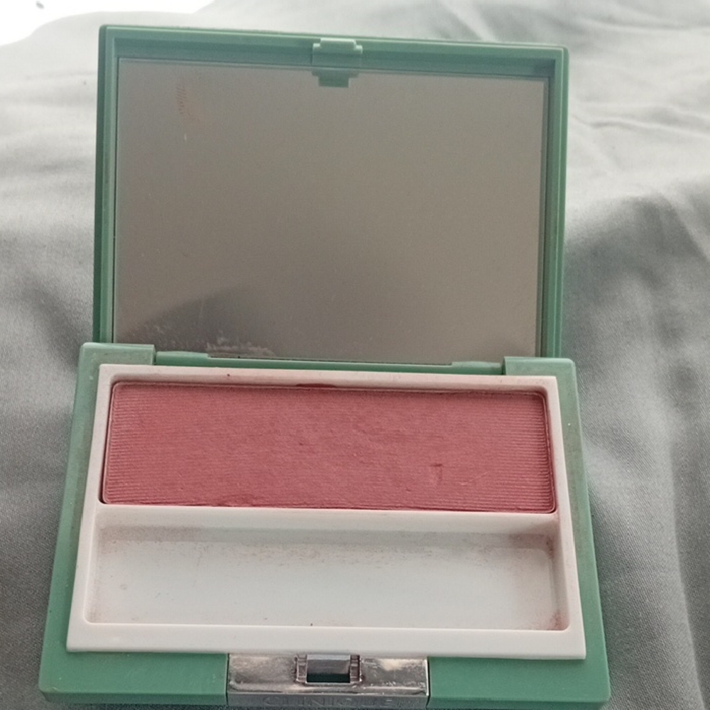 Clinique Pink Blush Radiant Glow